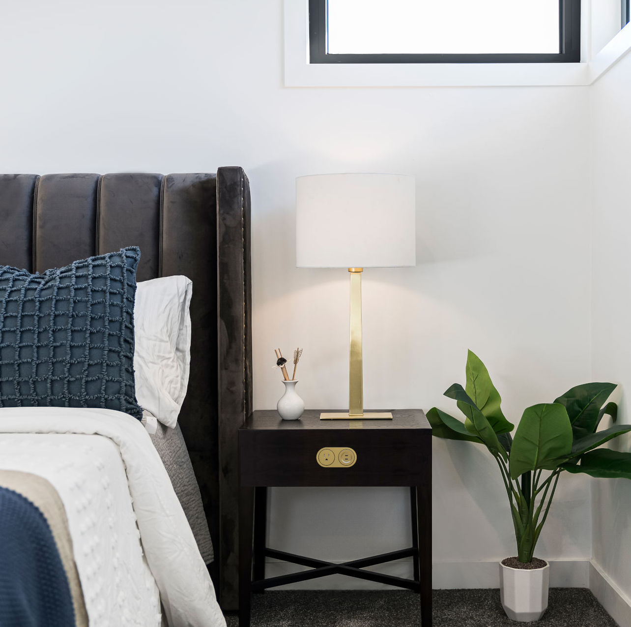 Mormax Outlet And Usb In Desk By Bedside Crop